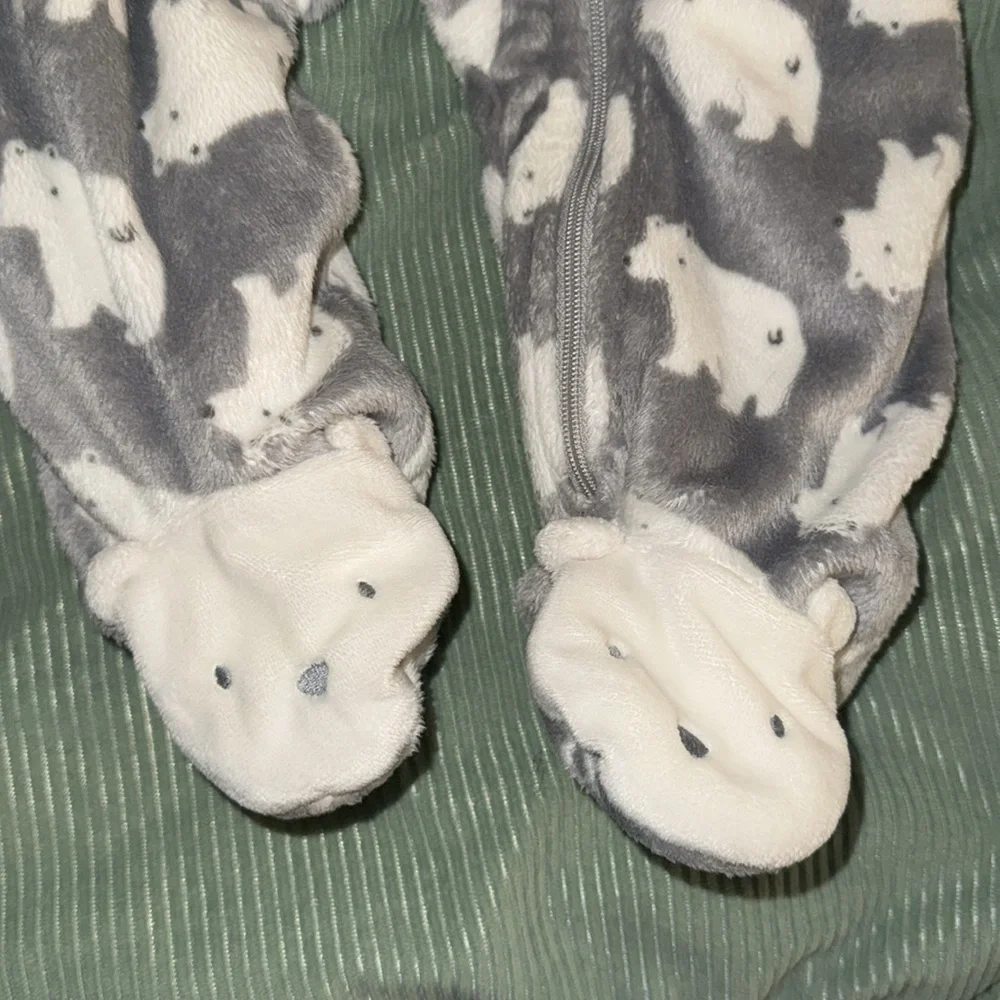 Carters Baby Hooded Fleece One Piece Bodysuit/Footed Jumpsuit Polar Bear 6 mos